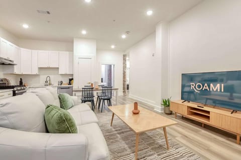 Roami at The Churchill Apartment in Warehouse District