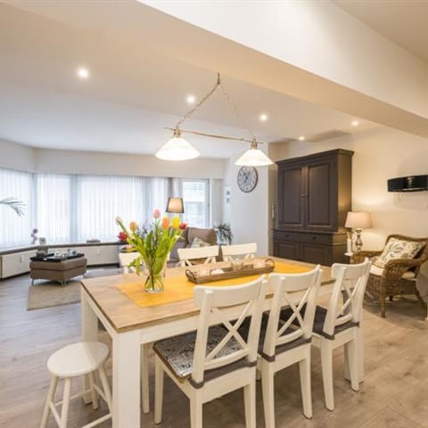 TV and multimedia, Living room, Seating area, Dining area