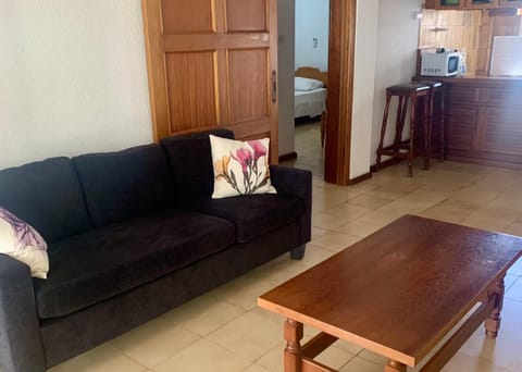 TV and multimedia, Living room, Seating area, Dining area, internet