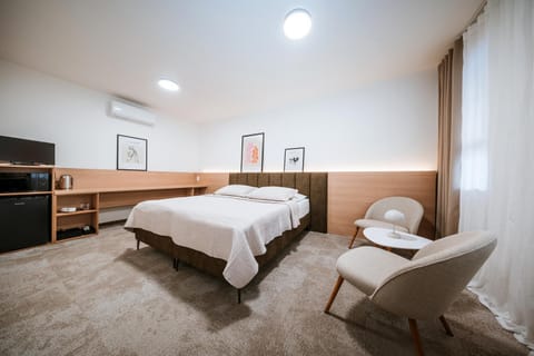 TV and multimedia, Coffee/tea facilities, View (from property/room), internet, microwave, air conditioner