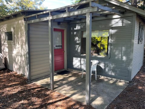 Sleeping Bear Riverside Cabins Cabin in Honor