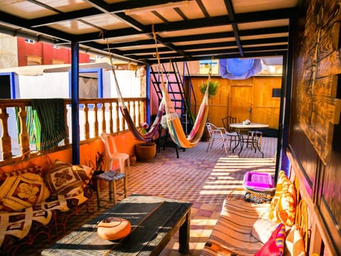 Communal lounge/ TV room, Balcony/Terrace, Balcony/Terrace, Living room, Seating area, Evening entertainment