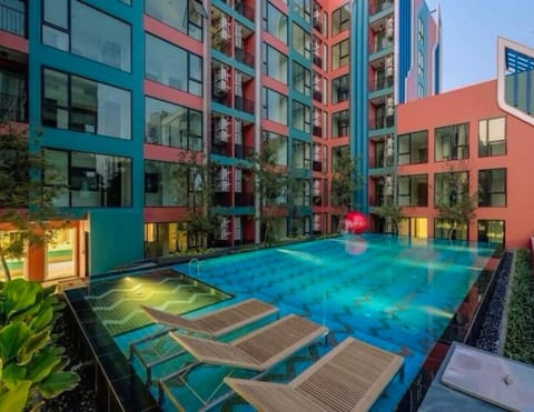 Swimming pool, Swimming pool