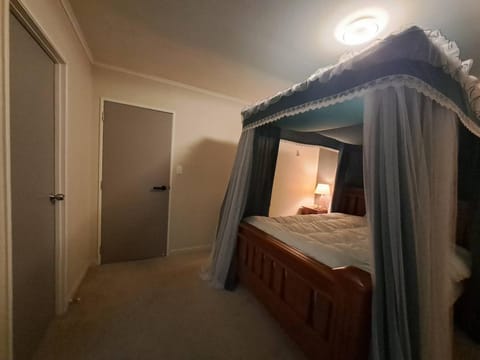 In Remuera with free street carpark, handy close to cuisine restaurant and public transportation Vacation rental in Auckland