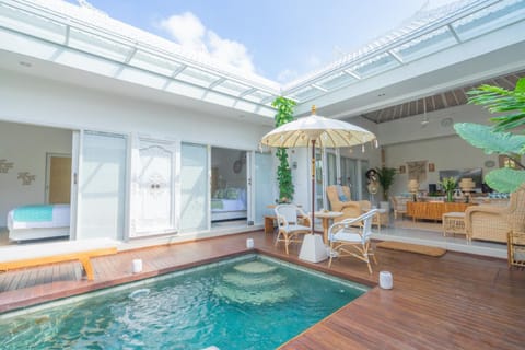 Day, Seating area, Swimming pool, sunbed