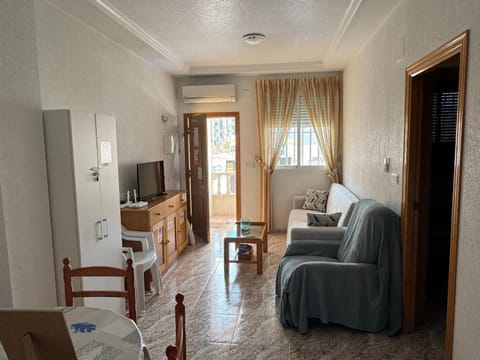 Communal lounge/ TV room, Living room, Photo of the whole room, Seating area