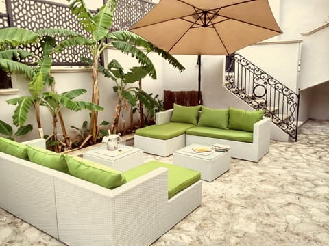 Patio, Seating area