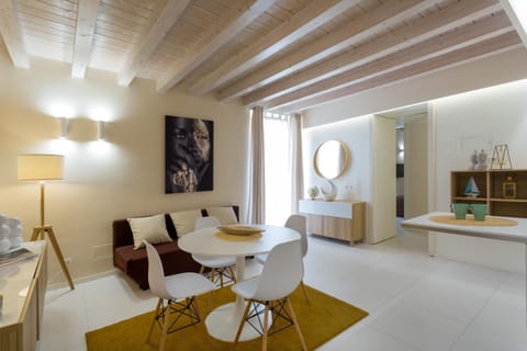 Living room, Decorative detail, Seating area