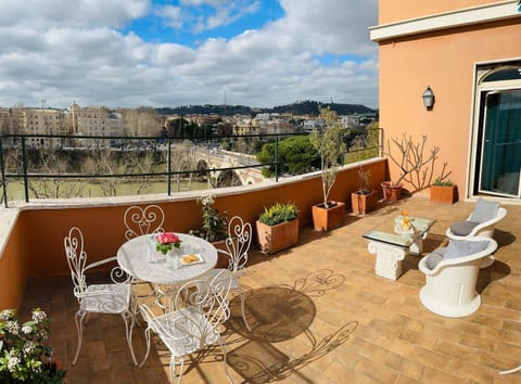 Patio, Day, View (from property/room), Balcony/Terrace, Dining area