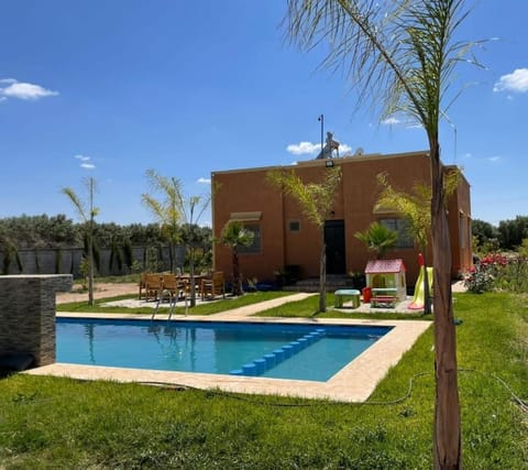 Spring, Day, Natural landscape, Garden, Garden view, Pool view, Swimming pool, sunbed