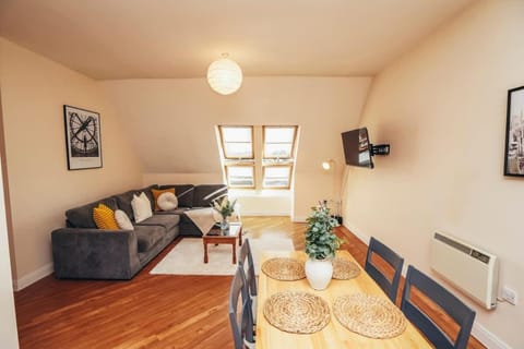 TV and multimedia, Seating area