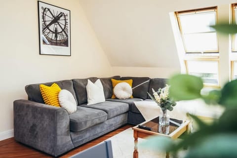 Penthouse 2 Bed Apartment in Derby with Gated Parking Apartment in Derby