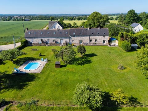 Property building, Day, Garden, Garden view, Pool view