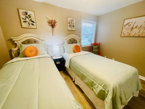 EastGate 4A Cozy family retreat close to downtown Hammond Apartment in Hammond
