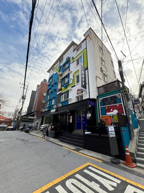 Facade/entrance