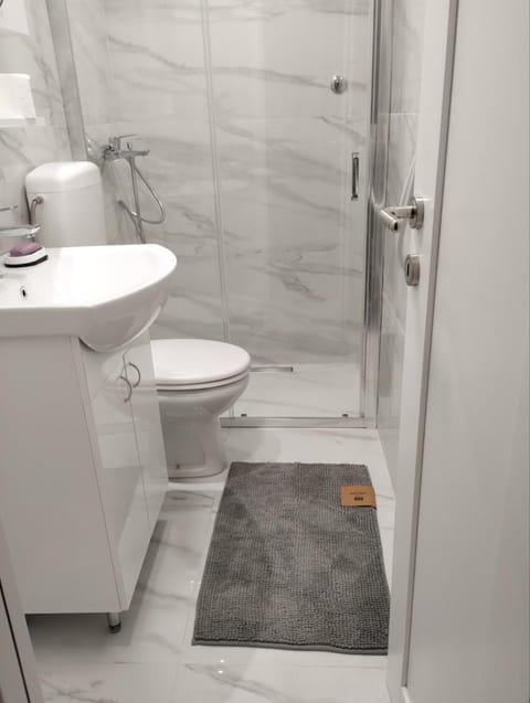 Shower, Toilet, Bathroom