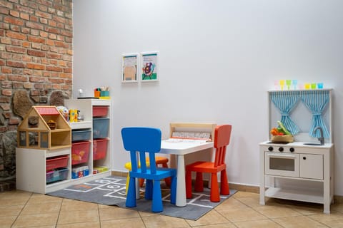 Kids's club, children, young children