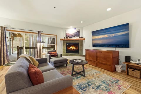 TV and multimedia, Living room, fireplace