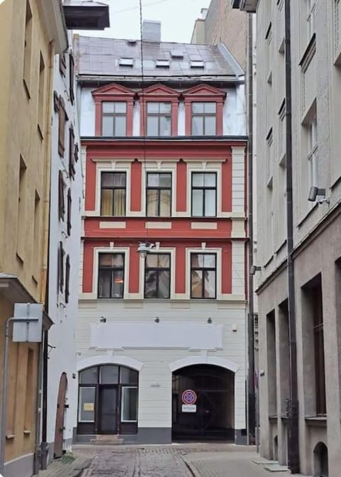 Property building, Day