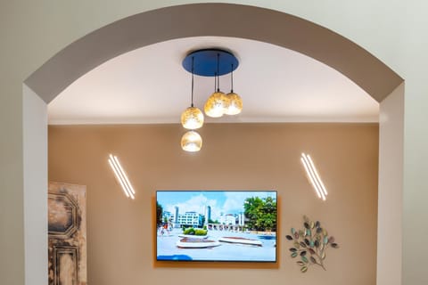 Communal lounge/ TV room, TV and multimedia, Decorative detail, Evening entertainment