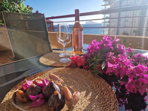 Day, View (from property/room), Balcony/Terrace, Balcony/Terrace, Dining area, Mountain view, Sea view