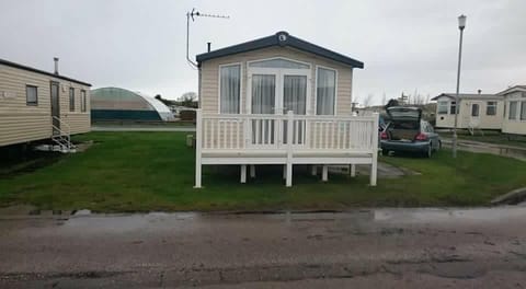 Presthaven Sands Holiday Park 3 and 2 Bed Caravans House in Llanasa