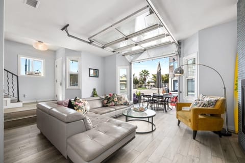 Giant Newport Duplex - Surf, Sand, Playground, Parking House in Balboa Peninsula