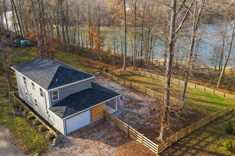 Spacious Home Perfect for Family Getaways House in Nolin Lake