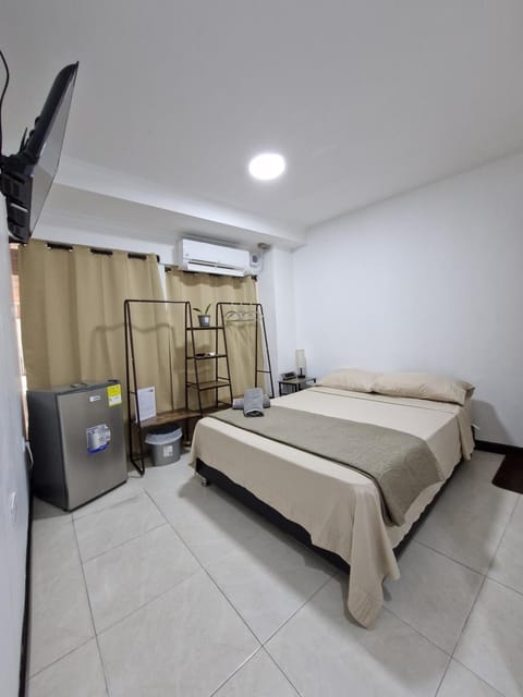 Bed, Photo of the whole room, Bedroom, air conditioner