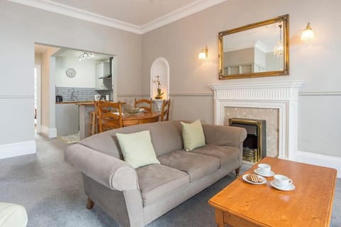 Harbour Heights Apartment in Wales