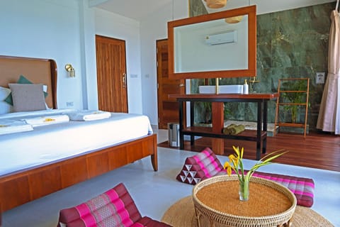 Bed, Photo of the whole room, Bedroom, air conditioner