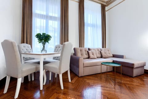 Living room, Seating area, Dining area