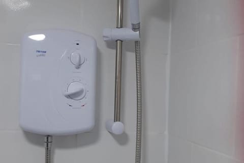 Newport 1-Bed Apt Sleeps 2 near Train Station Apartment in Newport