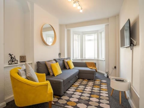 Cozy Townhouse, walking distance to Belfast City House in Belfast