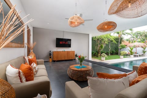 Property building, TV and multimedia, Living room, Pool view