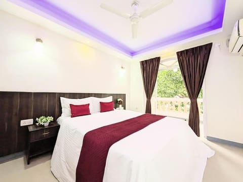 Photo of the whole room, Bedroom, air conditioner