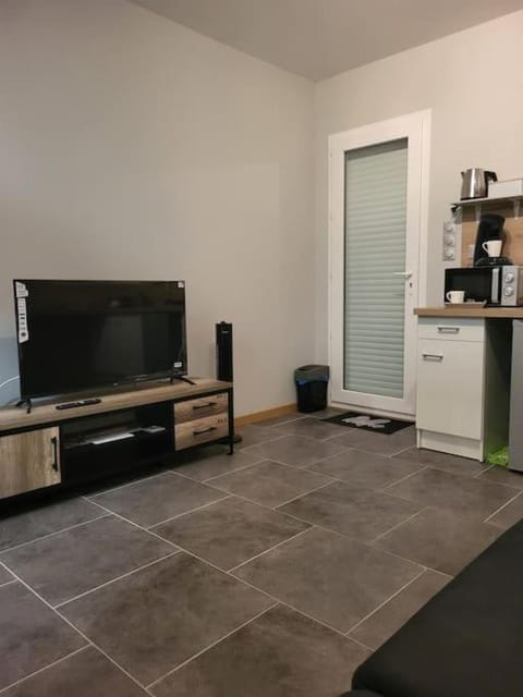 TV and multimedia, Coffee/tea facilities, microwave