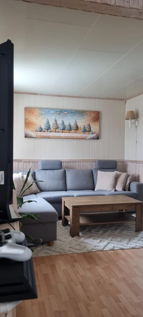 En liten hytte i Gryllefjord House in Nordland, Norway