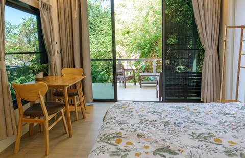 Patio, Bed, Day, Garden, View (from property/room), Balcony/Terrace, Photo of the whole room, Dining area, Bedroom, Garden view