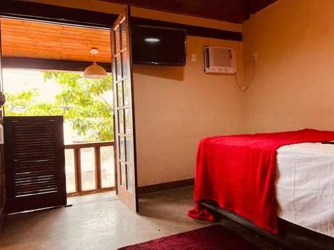 Bed, TV and multimedia, Photo of the whole room, Bedroom, air conditioner