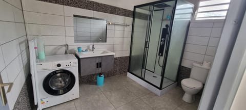 F2 Meublé - GOSIER - possibilité location véhicule Apartment in Le Gosier