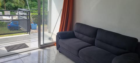 F2 Meublé - GOSIER - possibilité location véhicule Apartment in Le Gosier