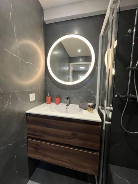 2 pièces Cosy Cagnes sur mer Hippodrome Apartment in Cagnes-sur-Mer