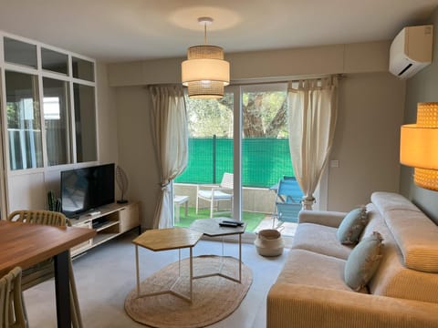 2 pièces Cosy Cagnes sur mer Hippodrome Apartment in Cagnes-sur-Mer