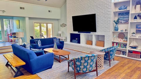 6 Bedroom 4 Bath - Private Pool Close to Beach -HK House in South Forest Beach