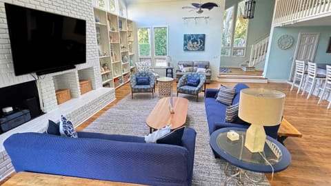 6 Bedroom 4 Bath - Private Pool Close to Beach -HK House in South Forest Beach