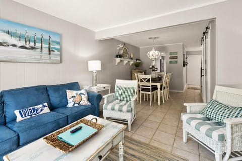 2 Bed 2 and one half Bath 34 Coligny Villa Near Beach & Plaza House in North Forest Beach