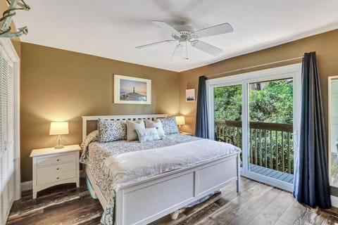 Coligny Villa 2 bd 2 & one half bath with pool-walk to beach 13CV House in North Forest Beach