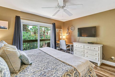 Coligny Villa 2 bd 2 & one half bath with pool-walk to beach 13CV House in North Forest Beach