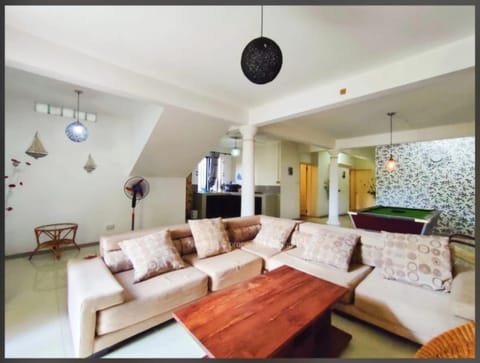 Kitchen or kitchenette, Living room, Seating area
